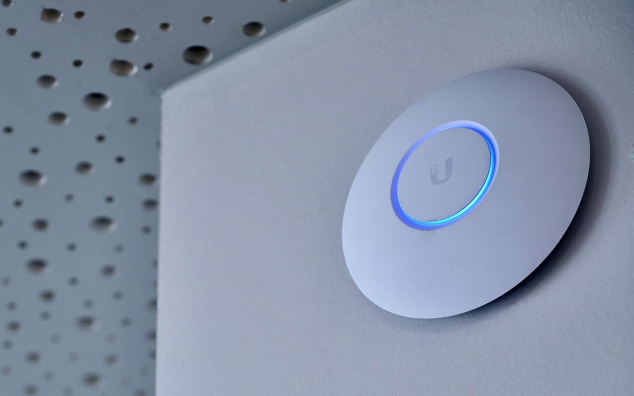 Best Wireless Access Points 2026: Ubiquiti, Omada & More Reviewed