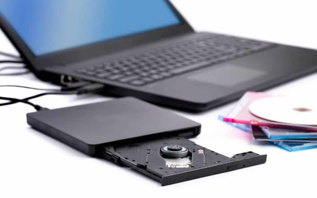 Dvd Computer Plug In How To Use An External DVD Drive On Laptop | Technize