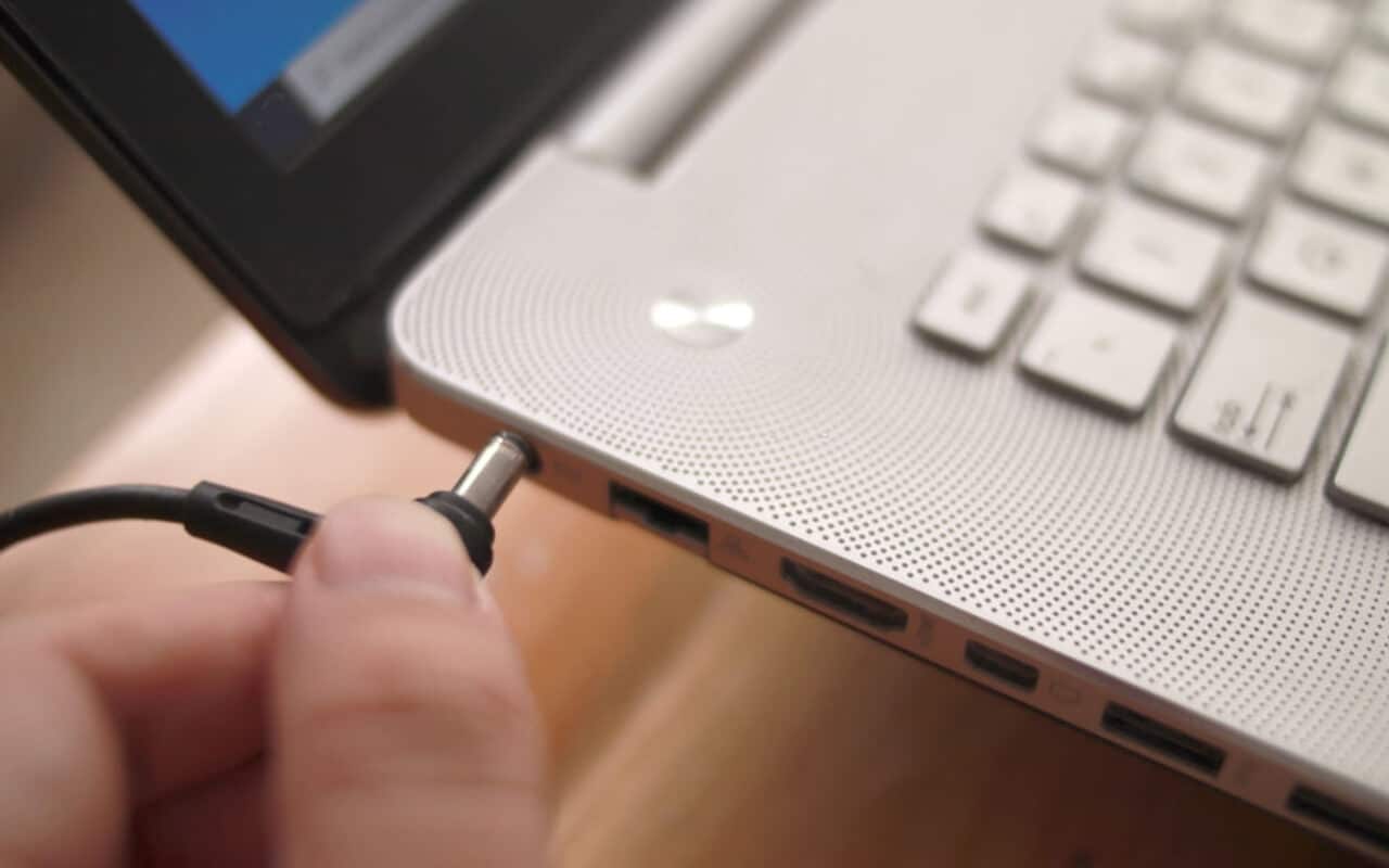 How to Charge a New Laptop Battery?