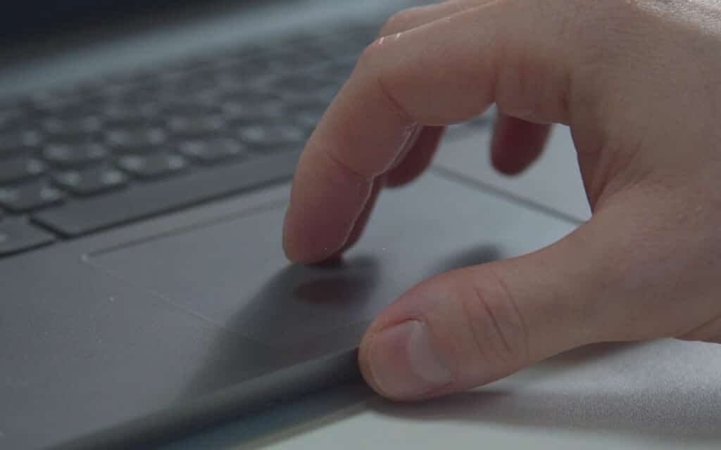 How to Unfreeze a Frozen Laptop Mouse