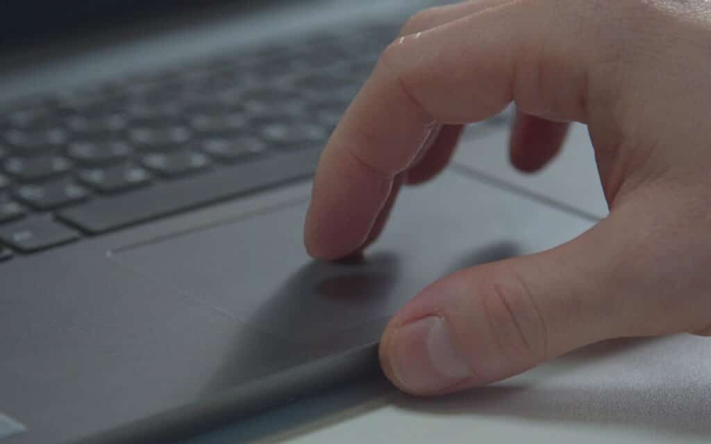 How Do I Use a Laptop Touchpad?