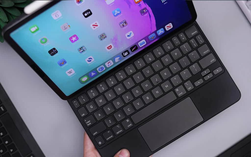 iPad-Pro-11-with-Magic-Keyboard