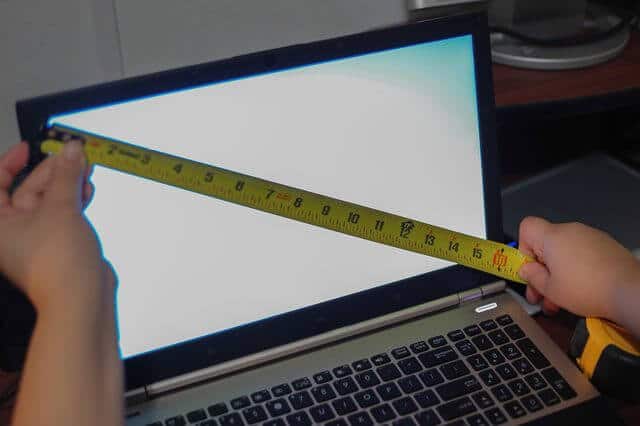 Laptop Screen Size measurement