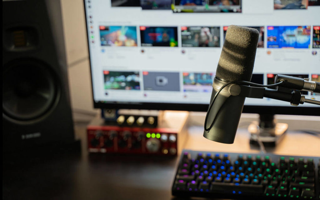 twitch streaming setup with microphone